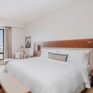 Deluxe Urban View Guest room 1 King City view